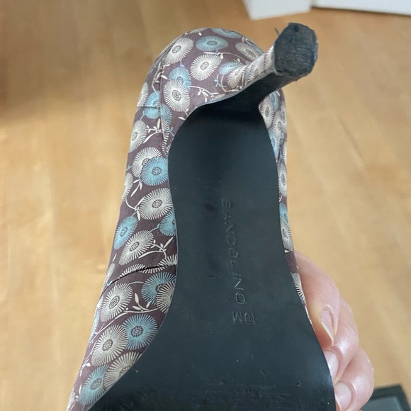 Banolino Flowered Heels - Picture 3 of 5